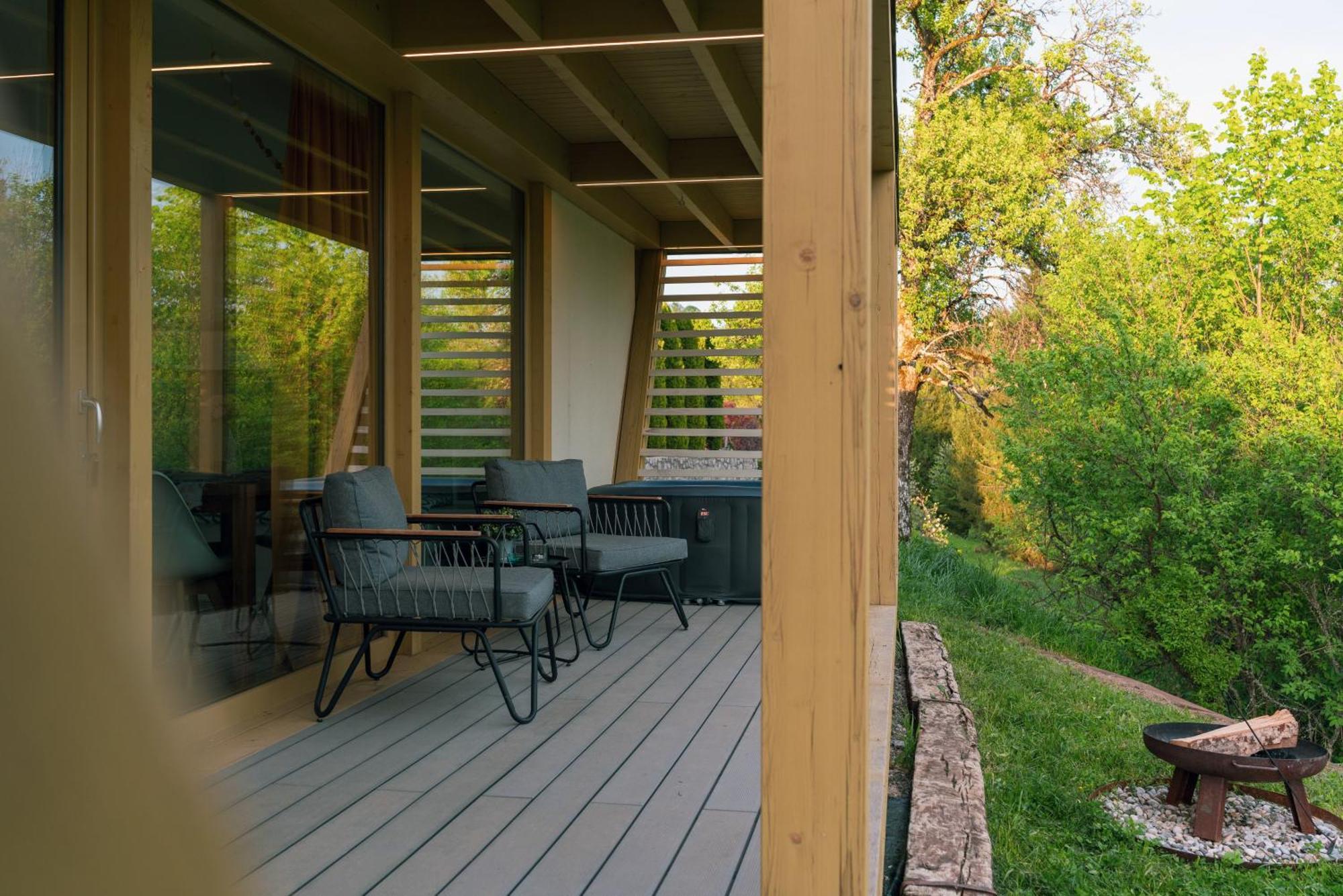 Holiday House Hona Lux Velike Lasce Exterior foto